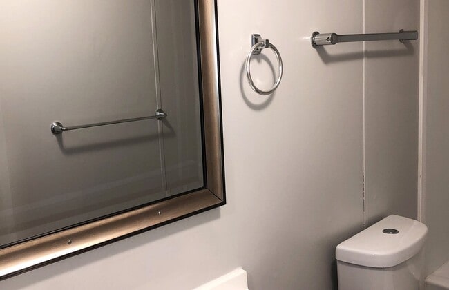 Building Photo - Great New Kingman 2+2 Split Floor plan!