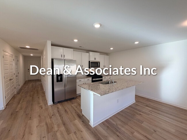 Building Photo - 827 Fish Camp Rd