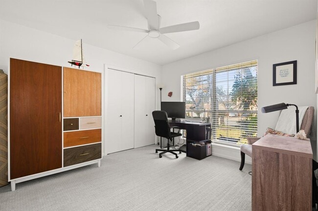 Building Photo - 12101 Carmel Park Ln