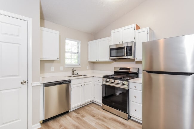 Building Photo - 1412 River Landing Way
