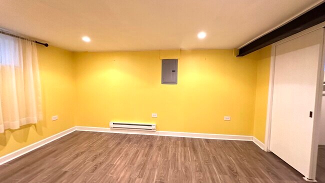 Building Photo - 9239 Lawler Ave
