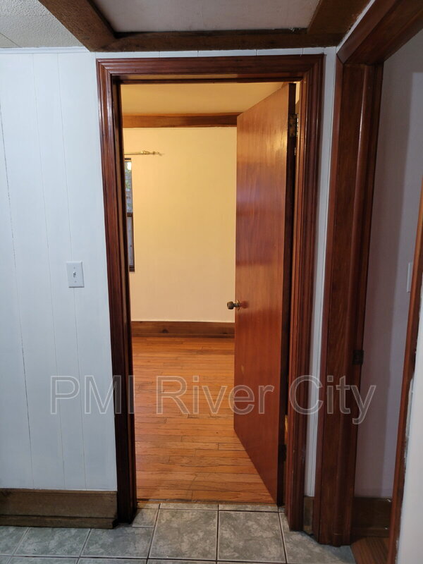 Building Photo - 2916 Rainbow Rd