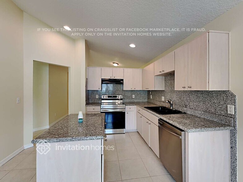 Building Photo - 867 Douglass Ave