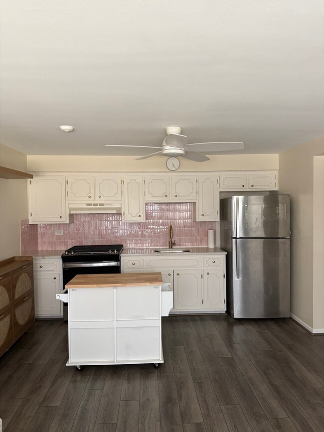 Building Photo - 6828 N Northwest Hwy