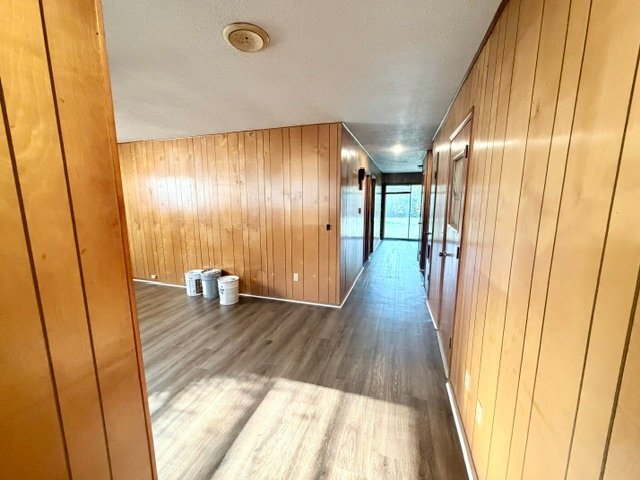 Building Photo - 2015 W Emma Ave