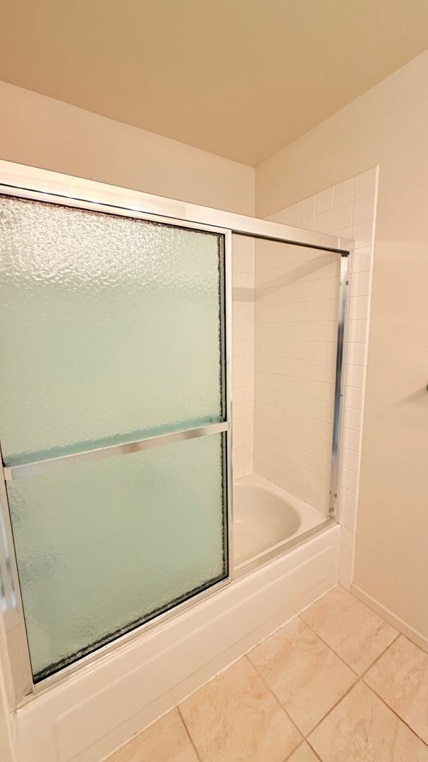 Building Photo - 15 Invincible Ct