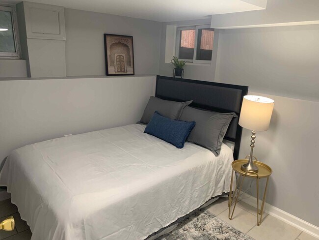 Building Photo - 613 P St NW