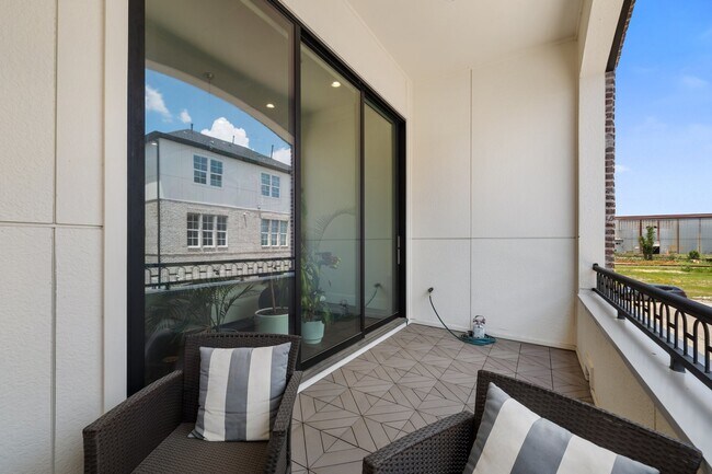 Building Photo - 2711 Stelter Pl