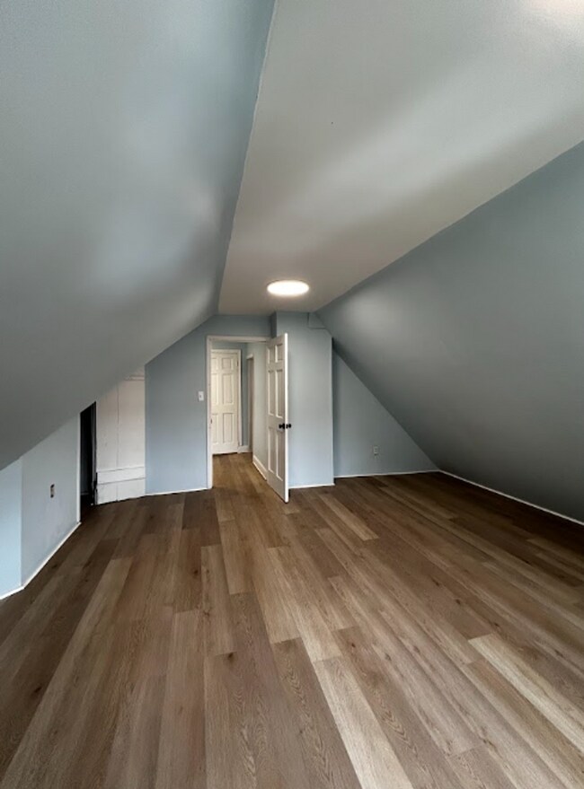 Building Photo - 1638 Sanderson Ave