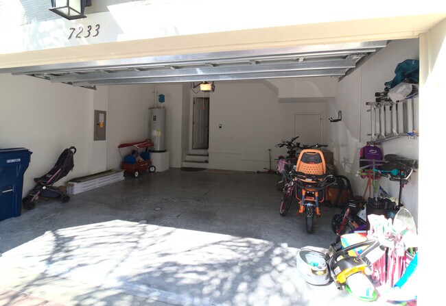 Building Photo - 7233 101st Ln