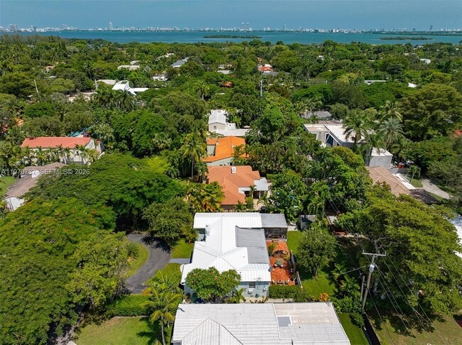 Building Photo - 430 NE 52nd Terrace