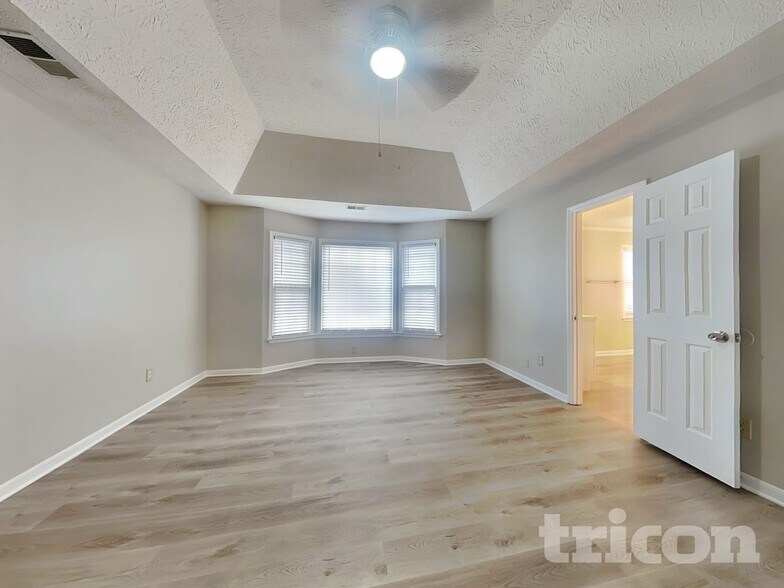 Building Photo - 135 Clearbrook Way