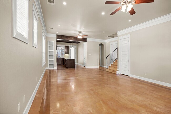 Building Photo - 3900 Willbert Rd