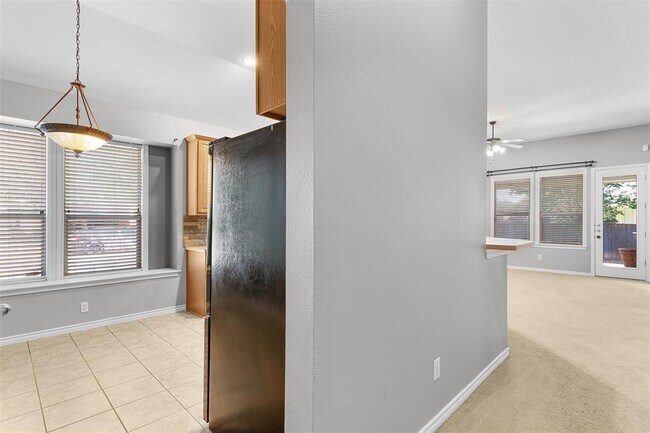 Building Photo - 2800 Mission Tejas Dr