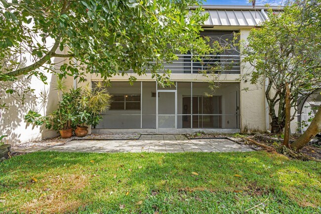 Building Photo - 10693 N Military Trl