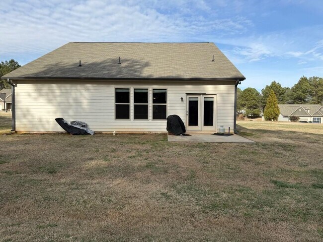 Building Photo - 113 Candler Park Dr