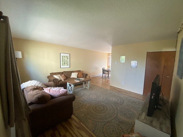 Living Room - 6039 SE Center St