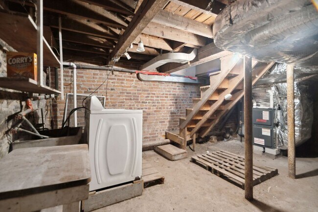 Building Photo - 80 Concord Way