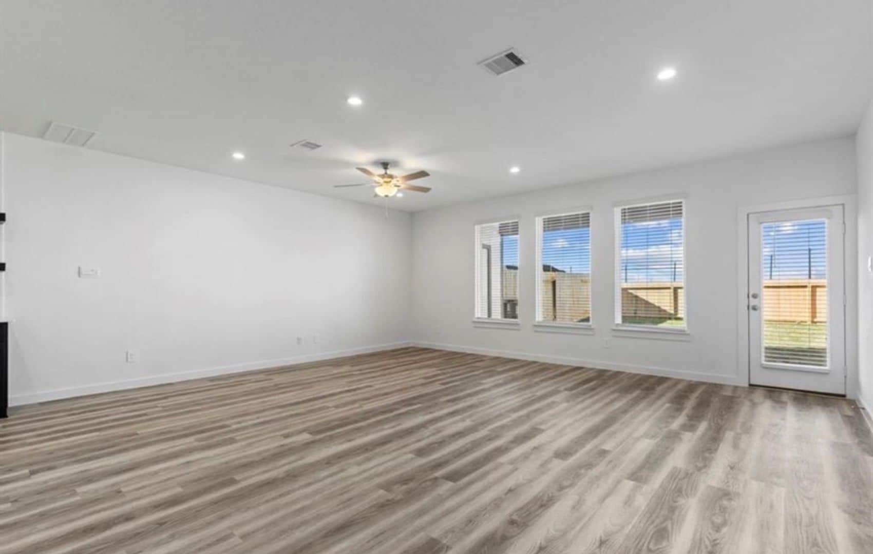 Building Photo - 2911 Crown Gate Dr