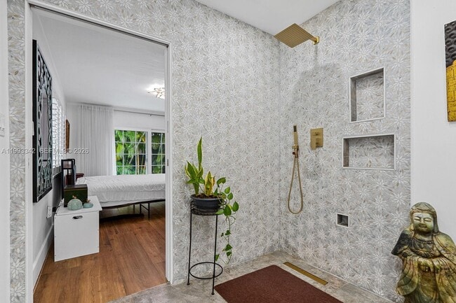 Building Photo - 9517 Bay Dr