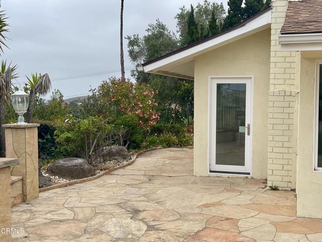 Building Photo - 1148 Colina Vista