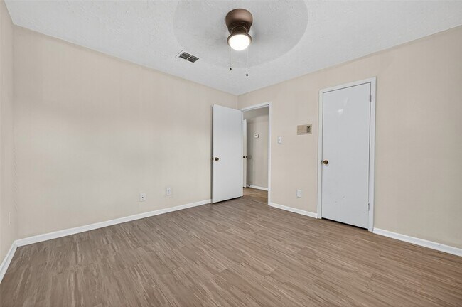 Building Photo - 6822 Dusty Dawn Dr