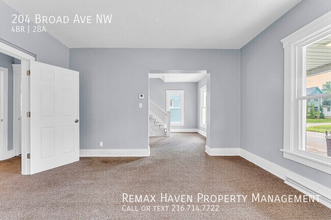 Building Photo - 204 Broad Ave NW