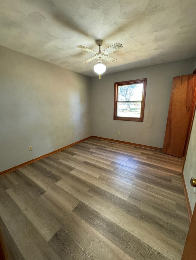 Building Photo - 24207 Jefferson Center St