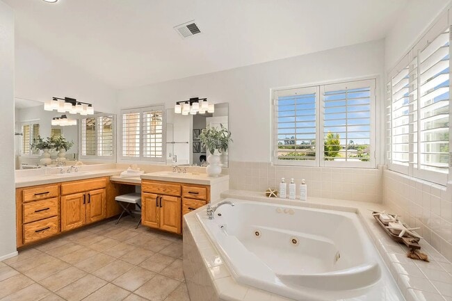Building Photo - 3849 Chippewa Ct