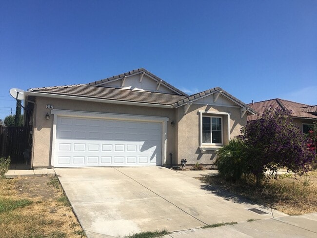 Building Photo - Move-In Special: 1/2 Off First Months Rent