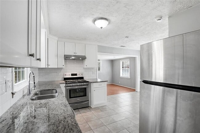 Building Photo - 5205-5205 Five Forks Trickum Rd SW