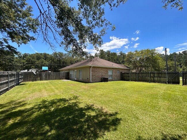 Building Photo - 12341 Pine View Ln