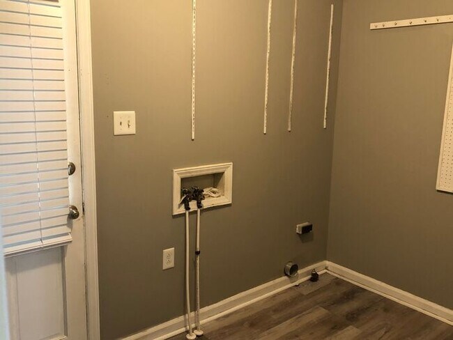 Building Photo - 3bed/2 bath home in Shannon Park in Charlotte