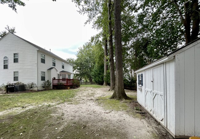 Building Photo - 6207 Oaken Gate Dr S
