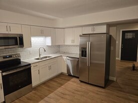 Building Photo - 8108 Timberlake Rd