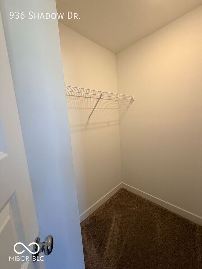 Building Photo - 936 Shadow Dr