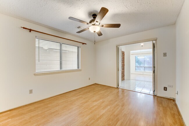 Building Photo - 9206 Beringwood Dr