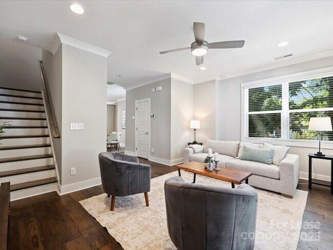 Building Photo - 1615 Chatham Ave