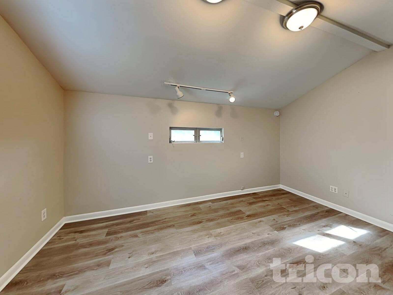 Building Photo - 2814 Cedaridge Dr