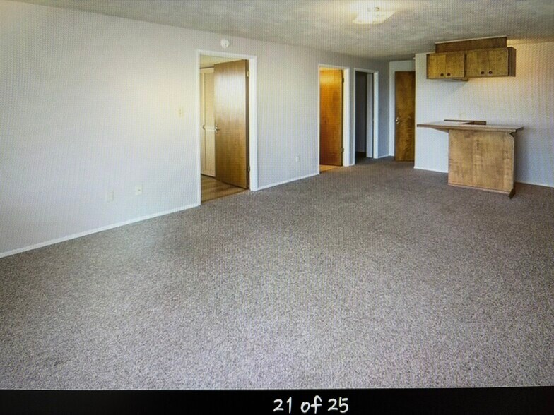 Building Photo - 5448 Marian Dr NE
