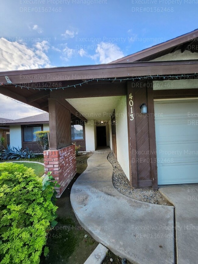 Building Photo - 3 bedroom/ 2 bath house near Pacheco Rd/ A...
