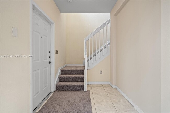 Building Photo - 627 E Mowry Ct