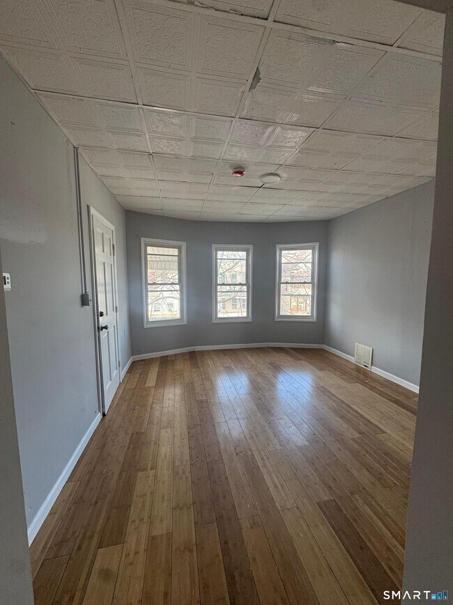 Building Photo - 52 Ives Ct