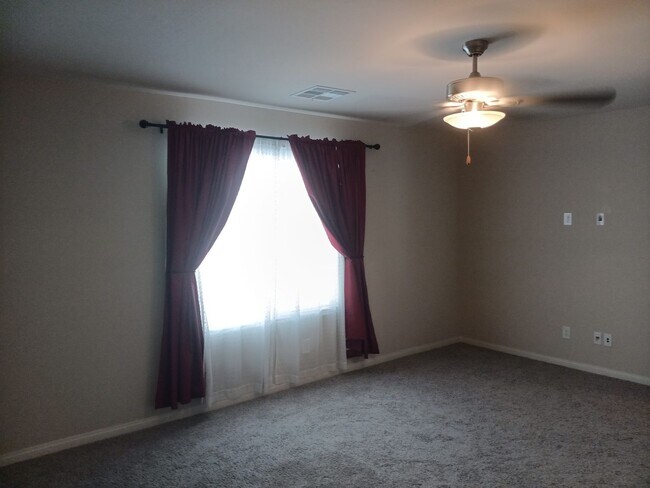 Building Photo - NEWER BUILD 4BD/2.5BA HOME NEAR ALIANTE!