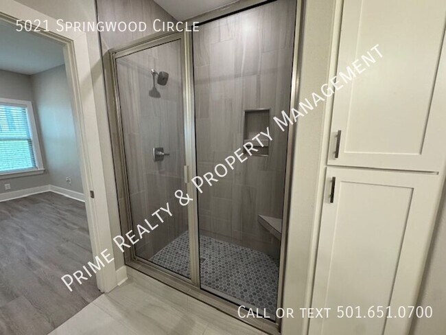 Building Photo - 5021 Springwood Cir