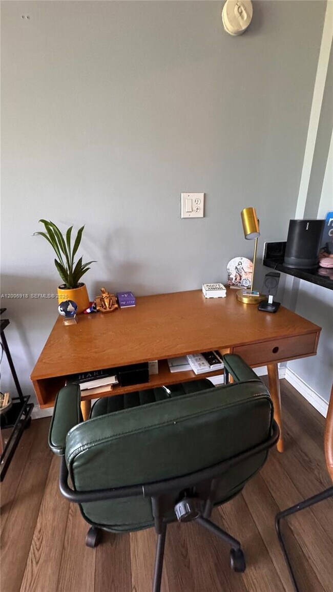 Building Photo - 650 NE 64th St