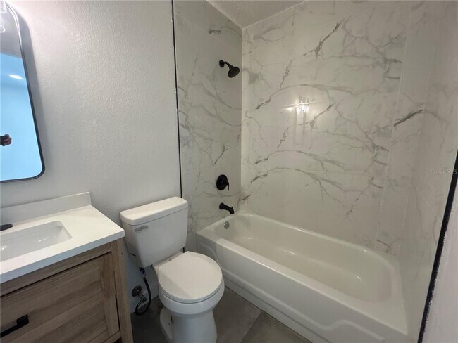 Building Photo - 2955 SE 53rd Ct