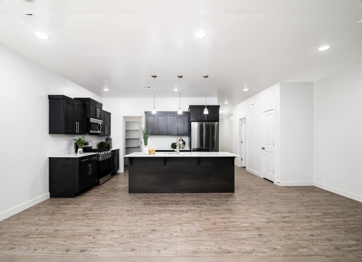 Building Photo - 1055 W Province Way