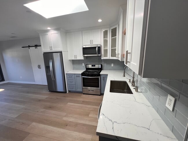 Kitchen - 2901 Virginia Ave