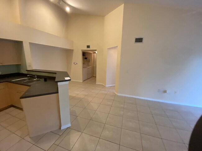 Building Photo - 4211 San Marino Blvd